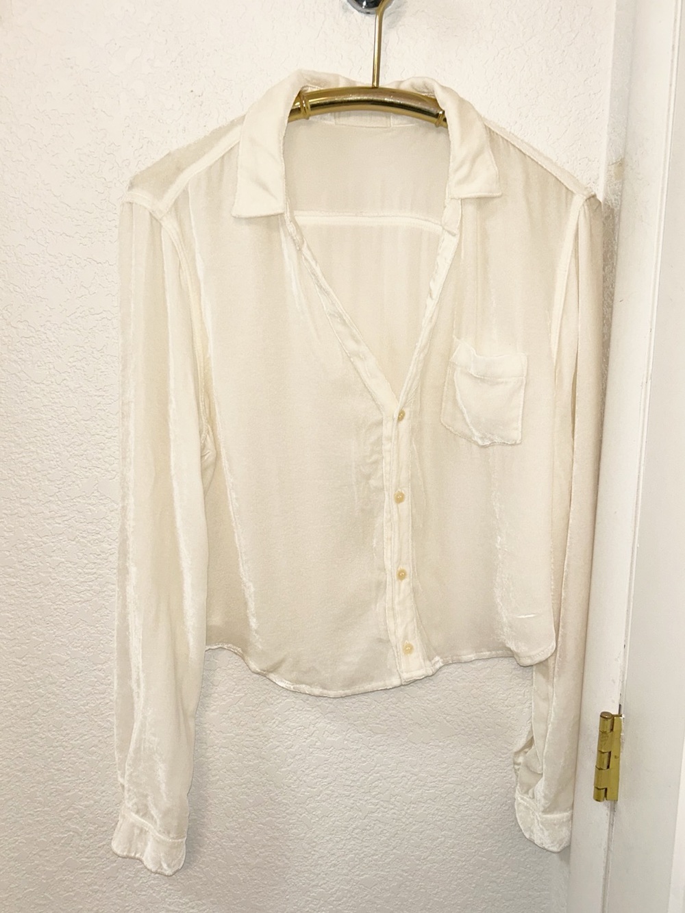CP SHADES The Velvet Cropped Button up Top with Breast Picket Winter White SZ: M